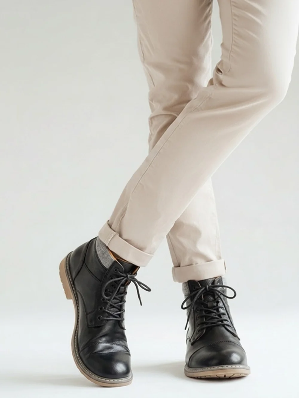 Steve Madden Black Leather Lace-Up Chukka Ankle Boots with Tan Collar